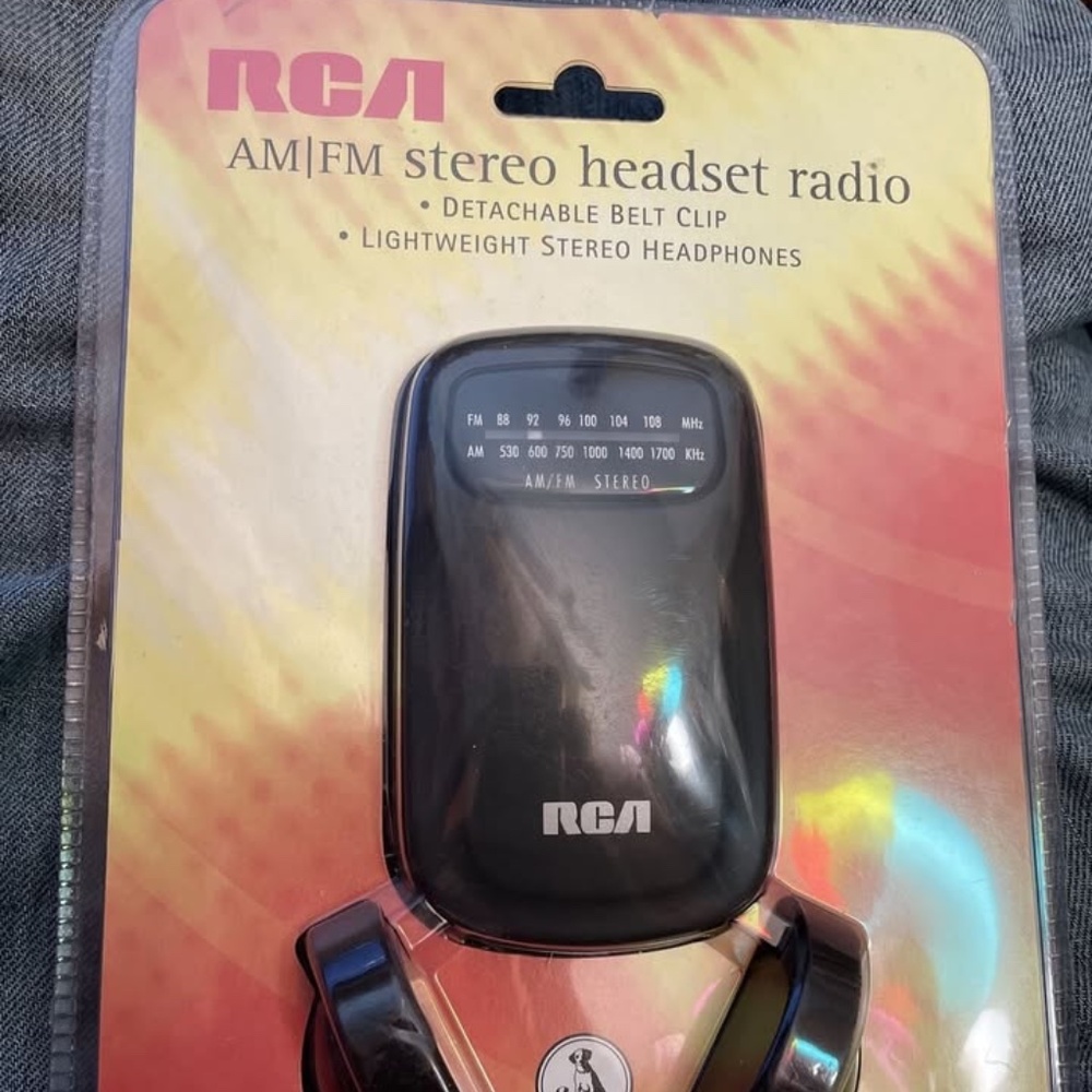 RCA AM FM Stereo Headset Radio w Belt Clip RP1610 Headphones New Packaging Split